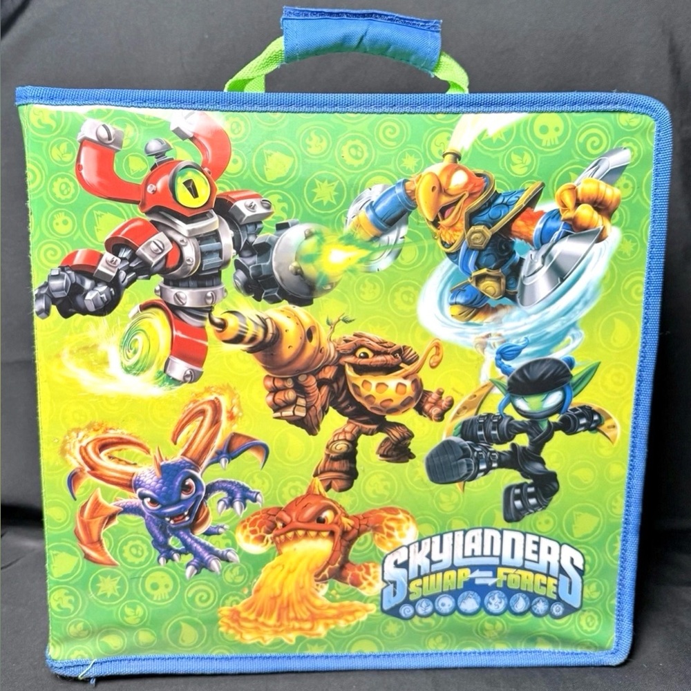 Skylanders Swap Force Power A Display Carrying Case Storage Green and Blue Used